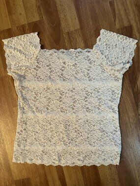🌸 Woman’s Wondermaid Cream Lace Top – Size M